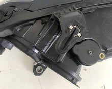 Laden Sie das Bild in den Galerie-Viewer, Frontscheinwerfer Audi A1 82A941003 Links Scheinwerfer Headlight SCH4581365596rz