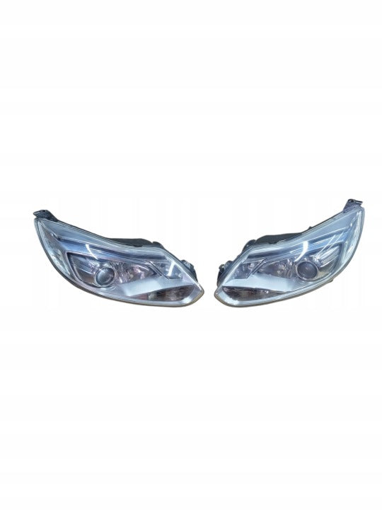 Frontscheinwerfer Ford Focus III BM5113D155AJ BM5113D154AJ Ein Satz Headlight SCH4585868967qe