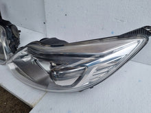 Load image into Gallery viewer, Frontscheinwerfer Ford Focus III BM5113D155AJ BM5113D154AJ Ein Satz Headlight SCH4585868967qe