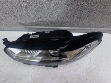 Laden Sie das Bild in den Galerie-Viewer, Frontscheinwerfer Ford Mondeo 89911919 Links Scheinwerfer Headlight SCH4630717278bt