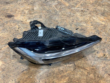 Laden Sie das Bild in den Galerie-Viewer, Frontscheinwerfer Volvo Xc60 32404706 Rechts Scheinwerfer Headlight SCH4634211088tu