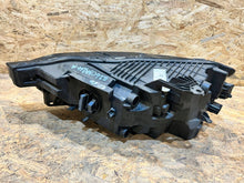 Laden Sie das Bild in den Galerie-Viewer, Frontscheinwerfer Volvo Xc60 32404706 Rechts Scheinwerfer Headlight SCH4634211088tu