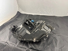 Laden Sie das Bild in den Galerie-Viewer, Frontscheinwerfer Mercedes-Benz Gle W166 A1669067602 Rechts Headlight SCH4643648614ba