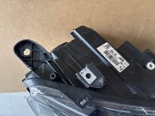 Laden Sie das Bild in den Galerie-Viewer, Frontscheinwerfer Citroën Berlingo 90146120 9816824780 LED Rechts Headlight SCH4643705475at
