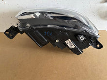 Laden Sie das Bild in den Galerie-Viewer, Frontscheinwerfer Citroën Berlingo 90146120 9816824780 LED Rechts Headlight SCH4643705475at