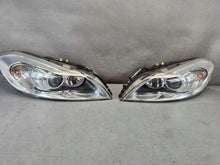 Laden Sie das Bild in den Galerie-Viewer, Frontscheinwerfer Volvo C30 103419012898 Xenon Ein Satz Scheinwerfer Headlight SCH4647944664lj