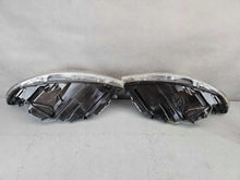 Laden Sie das Bild in den Galerie-Viewer, Frontscheinwerfer Volvo C30 103419012898 Xenon Ein Satz Scheinwerfer Headlight SCH4647944664lj