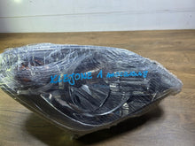 Laden Sie das Bild in den Galerie-Viewer, Frontscheinwerfer Suzuki Splash 35100-51 Rechts Scheinwerfer Headlight SCH4660157008nn