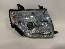 Laden Sie das Bild in den Galerie-Viewer, Frontscheinwerfer Mitsubishi Pajero I 10087875 Rechts Scheinwerfer Headlight SCH4660176094os
