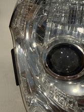 Laden Sie das Bild in den Galerie-Viewer, Frontscheinwerfer Mitsubishi Pajero I 10087875 Rechts Scheinwerfer Headlight SCH4660176094os