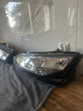 Load image into Gallery viewer, Frontscheinwerfer Skoda Scala 655941015 655941016 Ein Satz Headlight SCH4674413534bi