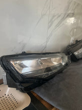 Load image into Gallery viewer, Frontscheinwerfer Skoda Scala 655941015 655941016 Ein Satz Headlight SCH4674413534bi