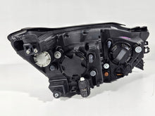 Laden Sie das Bild in den Galerie-Viewer, Frontscheinwerfer Ssangyong Rexton W 83101360011 Xenon Links Headlight SCH4702169591pm