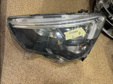 Laden Sie das Bild in den Galerie-Viewer, Frontscheinwerfer Opel E Combo 90145357 Links Scheinwerfer Headlight SCH4706518895pq