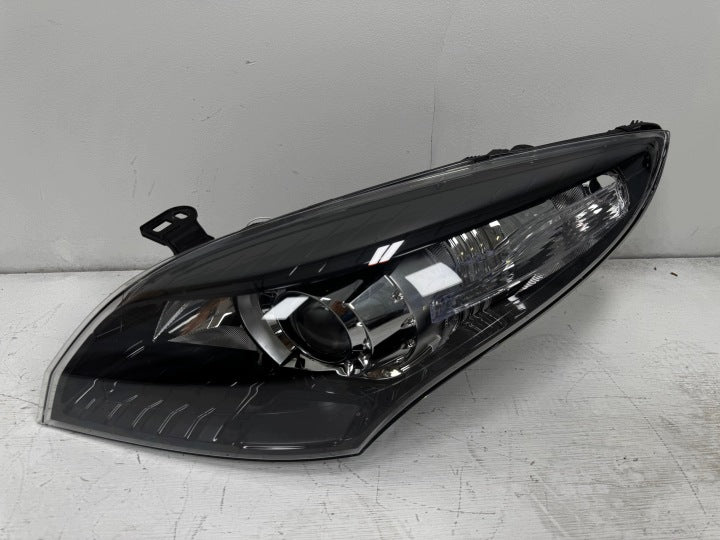 Frontscheinwerfer Renault Megane III 260608523R Xenon Links Headlight SCH4716555820fd