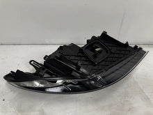 Laden Sie das Bild in den Galerie-Viewer, Frontscheinwerfer Renault Megane III 260608523R Xenon Links Headlight SCH4716555820fd