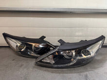 Laden Sie das Bild in den Galerie-Viewer, Frontscheinwerfer Kia Sportage 921013U250 Ein Satz Scheinwerfer Headlight SCH4728940765ni