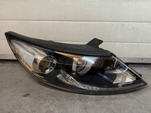 Laden Sie das Bild in den Galerie-Viewer, Frontscheinwerfer Kia Sportage 921013U250 Ein Satz Scheinwerfer Headlight SCH4728940765ni