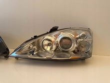 Laden Sie das Bild in den Galerie-Viewer, Frontscheinwerfer Ford Focus MCJ34510KOD 85122000 Ein Satz Headlight SCH4731550357zm