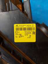 Load image into Gallery viewer, Frontscheinwerfer Skoda Yeti 5L1941016C Xenon Rechts Scheinwerfer Headlight SCH4736875144py