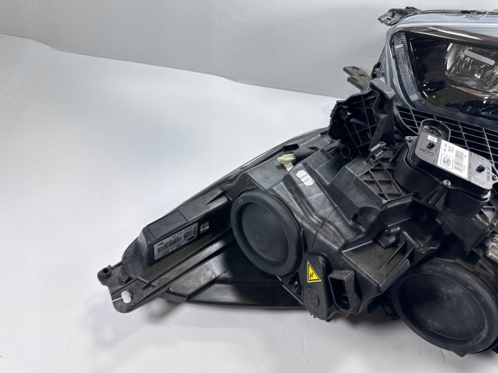 Frontscheinwerfer Ford Kuga I GV41-13D154-EH GV41-13D155-EH Ein Satz Headlight SCH4737440507sk