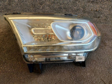 Laden Sie das Bild in den Galerie-Viewer, Frontscheinwerfer Dodge Durango 68423851AA Links Scheinwerfer Headlight SCH4749844257tb