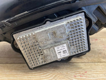 Laden Sie das Bild in den Galerie-Viewer, Frontscheinwerfer Land Rover I Discovery HY3213W030EC Links Headlight SCH4750191705cc