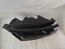 Laden Sie das Bild in den Galerie-Viewer, Frontscheinwerfer Skoda Octavia IV 5E4941016A LE18A6419 0301118234AB LED Rechts SCH4762413273ti