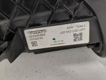 Laden Sie das Bild in den Galerie-Viewer, Frontscheinwerfer Volvo V40 32228483 Links Scheinwerfer Headlight SCH4764965588sl