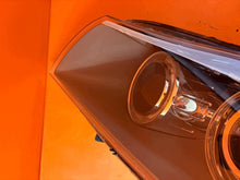 Laden Sie das Bild in den Galerie-Viewer, Frontscheinwerfer BMW E91 E90 72025839 Xenon Links Scheinwerfer Headlight SCH4788934840lp
