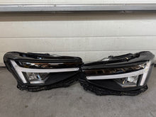 Laden Sie das Bild in den Galerie-Viewer, Frontscheinwerfer Volvo Xc40 32404666 32404665 Ein Satz Scheinwerfer Headlight SCH4816497598qr