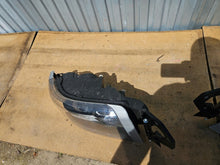 Load image into Gallery viewer, Frontscheinwerfer Renault 5010578454 Ein Satz Scheinwerfer Headlight SCH4821305025xf