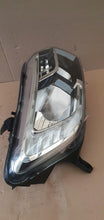 Load image into Gallery viewer, Frontscheinwerfer Renault Sandero II 260100437R Rechts Scheinwerfer Headlight SCH4832153411in