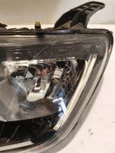 Load image into Gallery viewer, Frontscheinwerfer Dacia Duster 260609367R Links Scheinwerfer Headlight SCH4833799001tb