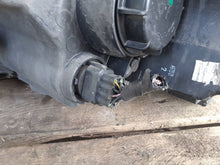 Load image into Gallery viewer, Frontscheinwerfer Kia Sportage 921023U290 Rechts Scheinwerfer Headlight SCH4854179297bv