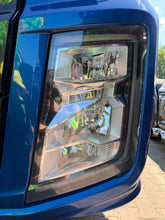 Laden Sie das Bild in den Galerie-Viewer, Frontscheinwerfer Ford JC4613W030AF Links Scheinwerfer Headlight SCH4860806635jy