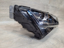 Laden Sie das Bild in den Galerie-Viewer, Frontscheinwerfer Skoda Superb III 3V1941016E Rechts Scheinwerfer Headlight SCH4867218421jn