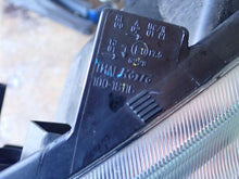 Laden Sie das Bild in den Galerie-Viewer, Frontscheinwerfer Suzuki Celerio 100-18116 Links Scheinwerfer Headlight SCH4872825273ga