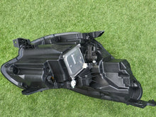 Laden Sie das Bild in den Galerie-Viewer, Frontscheinwerfer Renault Captur 013930-61 Links Scheinwerfer Headlight SCH4922715444ln