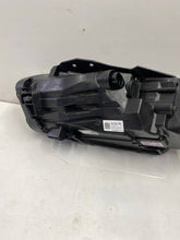 Laden Sie das Bild in den Galerie-Viewer, Frontscheinwerfer Kia Sorento I 92102J7100 Rechts Scheinwerfer Headlight SCH4923539202wa