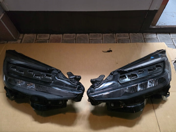 Frontscheinwerfer Toyota C-Hr 81150F4220 Ein Stück (Rechts oder Links) Headlight SCH4930588459jd