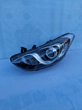 Laden Sie das Bild in den Galerie-Viewer, Frontscheinwerfer Hyundai I30 92101-A6020 Links Scheinwerfer Headlight SCH4937010141wr