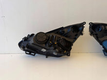 Laden Sie das Bild in den Galerie-Viewer, Frontscheinwerfer Opel Corsa D 13186381 13186382 Ein Stück (Rechts oder Links) SCH4952737780rt