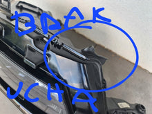 Laden Sie das Bild in den Galerie-Viewer, Frontscheinwerfer Skoda Kamiq 658941015B LED Links Scheinwerfer Headlight SCH4958186133wg