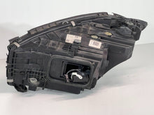 Laden Sie das Bild in den Galerie-Viewer, Frontscheinwerfer Mercedes-Benz W206 A2069064003 LED Rechts Headlight SCH4979712329je