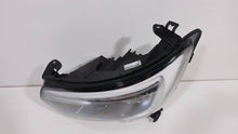 Laden Sie das Bild in den Galerie-Viewer, Frontscheinwerfer Renault Master III 260607867R 1009202516 Links Headlight SCH4984000800xh