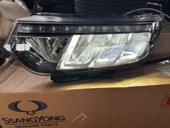 Frontscheinwerfer Ssangyong Tivoli 83103-35050 LED Links Scheinwerfer Headlight SCH4984116758yp