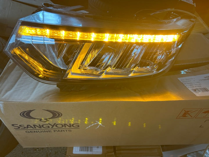 Frontscheinwerfer Ssangyong Tivoli 83103-35050 LED Links Scheinwerfer Headlight SCH4984116758yp