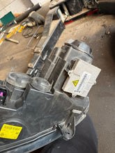 Load image into Gallery viewer, Frontscheinwerfer VW Golf V 1K6941032 Xenon Rechts Scheinwerfer Headlight SCH4989107760hv