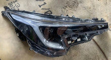 Laden Sie das Bild in den Galerie-Viewer, Frontscheinwerfer Toyota Corolla 81110-02X10 Full LED Rechts Headlight SCH4992194990ga